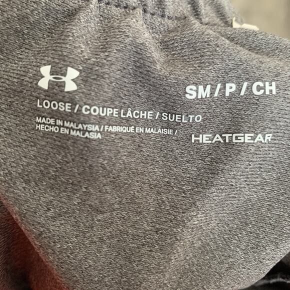 Under Armour Shorts Womens Small Neon Loose Heatgear Spell Out Pockets Running - Picture 2 of 6